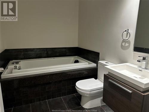 1264 Imperial Crescent, Windsor, ON - Indoor Photo Showing Bathroom