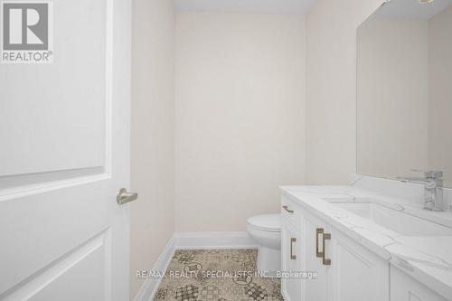 137 Peter Street, Hamilton, ON - Indoor Photo Showing Bathroom