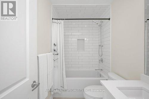 137 Peter Street, Hamilton, ON - Indoor Photo Showing Bathroom