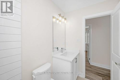 137 Peter Street, Hamilton, ON - Indoor Photo Showing Bathroom