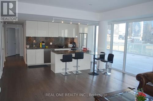 1004 - 15 Queens Quay E, Toronto, ON - Indoor Photo Showing Kitchen