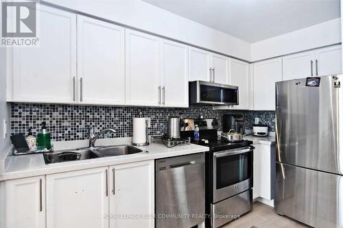 1206 - 23 Oneida Crescent, Richmond Hill, ON - Indoor Photo Showing Kitchen With Double Sink With Upgraded Kitchen