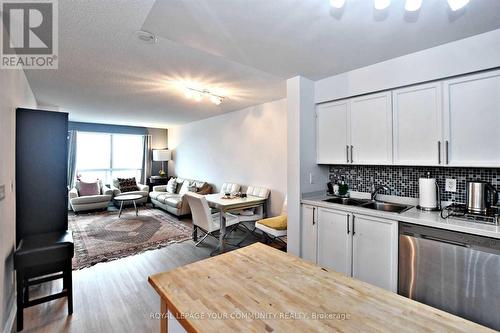 1206 - 23 Oneida Crescent, Richmond Hill, ON - Indoor