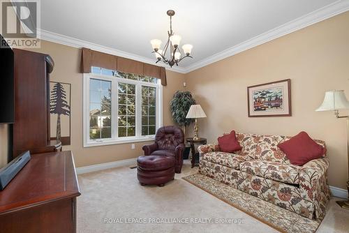 25 Shewman Road, Brighton, ON - Indoor Photo Showing Living Room