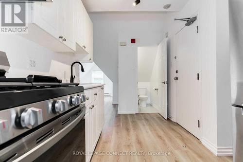 Suite 5 - 307 Pacific Avenue, Toronto, ON - Indoor Photo Showing Kitchen