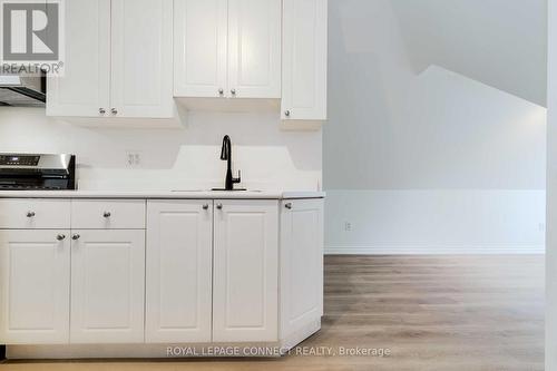 Suite 5 - 307 Pacific Avenue, Toronto, ON - Indoor Photo Showing Kitchen