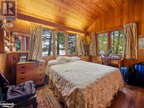 53 Birdwood Drive, Mcdougall, ON - Indoor Photo Showing Bedroom