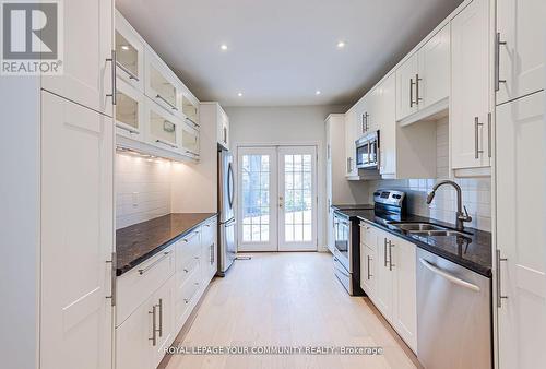 30 Belmont Street, Toronto, ON - Indoor Photo Showing Kitchen With Double Sink With Upgraded Kitchen