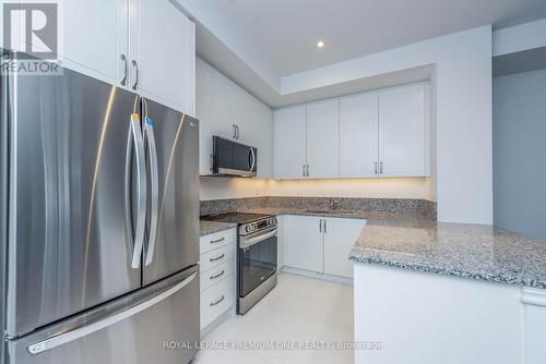 149 - 55 Lunar Crescent, Mississauga, ON - Indoor Photo Showing Kitchen With Upgraded Kitchen