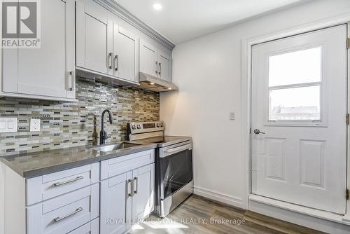 18 Fairholt Road N, Hamilton, ON - Indoor Photo Showing Kitchen