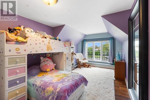 8829 Joseph Court, Niagara Falls, ON - Indoor Photo Showing Bedroom