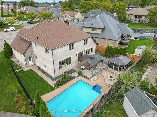 8829 Joseph Court, Niagara Falls, ON - Outdoor With In Ground Pool With View