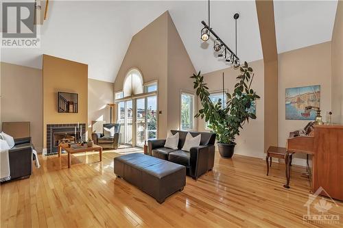 400 Mcleod Street Unit#302, Ottawa, ON - Indoor Photo Showing Living Room With Fireplace