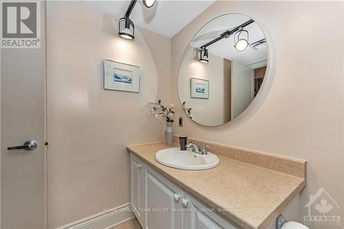 302 - 400 Mcleod Street, Ottawa, ON - Indoor Photo Showing Bathroom