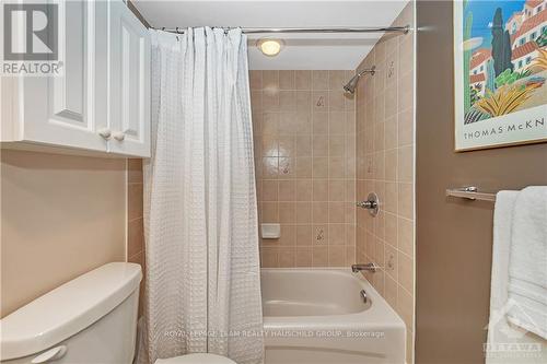 302 - 400 Mcleod Street, Ottawa, ON - Indoor Photo Showing Bathroom