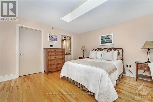 302 - 400 Mcleod Street, Ottawa, ON - Indoor Photo Showing Bedroom