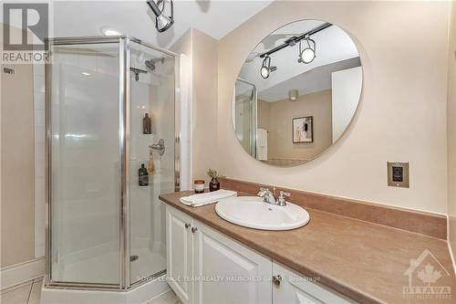 302 - 400 Mcleod Street, Ottawa, ON - Indoor Photo Showing Bathroom