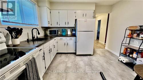 6 Deer Avenue, Manitouwadge, ON - Indoor Photo Showing Kitchen