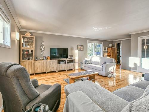 Salon - 730  - 736 Rue Dion, Sainte-Adèle, QC - Indoor Photo Showing Living Room