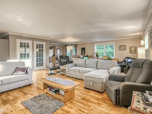 Living room - 730  - 736 Rue Dion, Sainte-Adèle, QC - Indoor Photo Showing Living Room