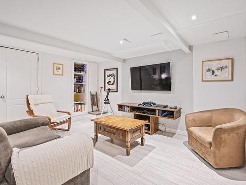 Family room - 19 Rue Stanton O., Châteauguay, QC - Indoor Photo Showing Living Room