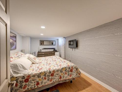 Chambre Ã Â coucher - 4010  - 4020 Rue Taillon, Montréal (Mercier/Hochelaga-Maisonneuve), QC - Indoor Photo Showing Bedroom