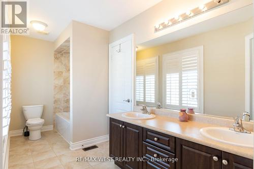 43 Via Borghese Street, Vaughan, ON - Indoor Photo Showing Bathroom