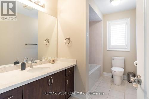 43 Via Borghese Street, Vaughan, ON - Indoor Photo Showing Bathroom