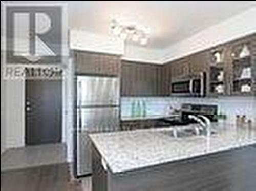 415 - 75 Norman Bethune Avenue, Richmond Hill, ON - Indoor Photo Showing Kitchen With Upgraded Kitchen