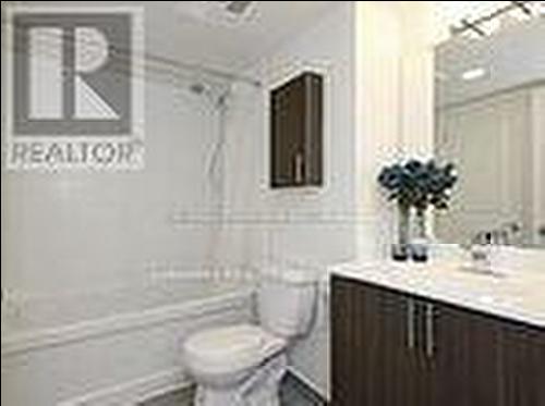 415 - 75 Norman Bethune Avenue, Richmond Hill, ON - Indoor Photo Showing Bathroom