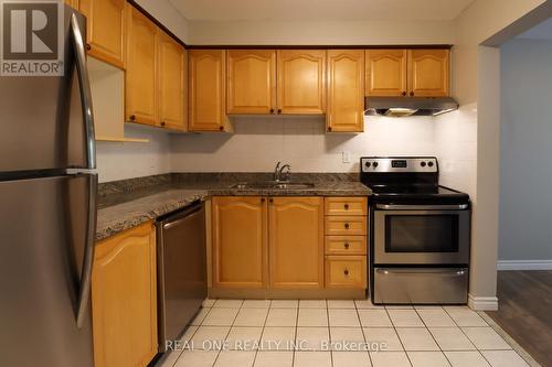 100 - 833 Scollard Court, Mississauga, ON - Indoor Photo Showing Kitchen