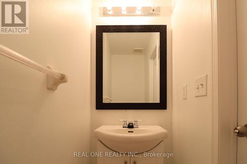 100 - 833 Scollard Court, Mississauga, ON - Indoor Photo Showing Bathroom