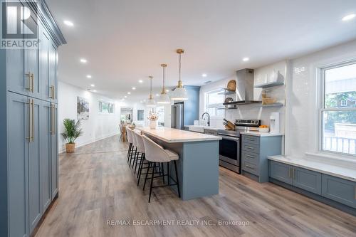 69 Highway 8, Hamilton, ON - Indoor Photo Showing Kitchen With Upgraded Kitchen