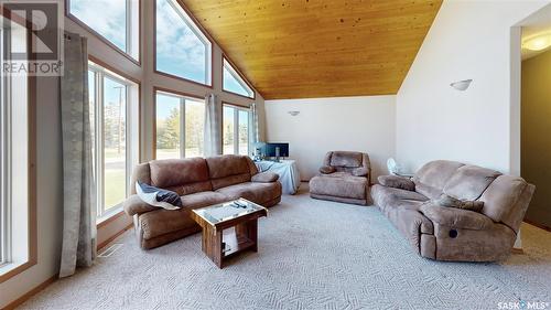 1409 Broadway Avenue, Moosomin, SK - Indoor Photo Showing Living Room