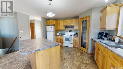 1409 Broadway Avenue, Moosomin, SK - Indoor Photo Showing Kitchen With Double Sink