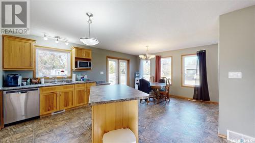 1409 Broadway Avenue, Moosomin, SK - Indoor Photo Showing Kitchen With Double Sink