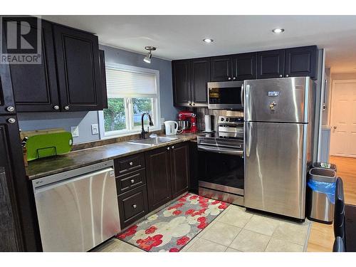 1375 Ord Road Unit# 11, Kamloops, BC - Indoor Photo Showing Kitchen