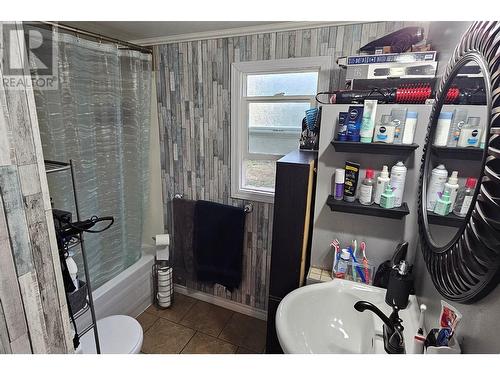 1375 Ord Road Unit# 11, Kamloops, BC - Indoor Photo Showing Bathroom