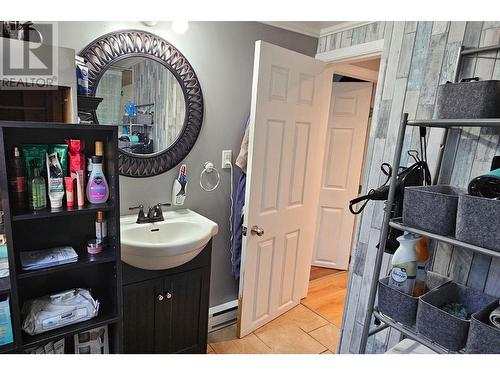 1375 Ord Road Unit# 11, Kamloops, BC - Indoor Photo Showing Bathroom