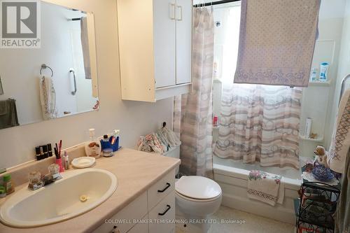 141 & 143 Station Street, Temiskaming Shores, ON - Indoor Photo Showing Bathroom