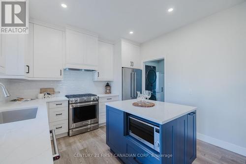 2431 Evans Boulevard, London, ON - Indoor Photo Showing Kitchen