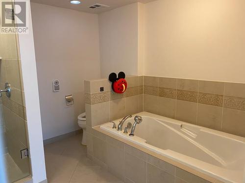 1301 1717 Bayshore Drive, Vancouver, BC - Indoor Photo Showing Bathroom