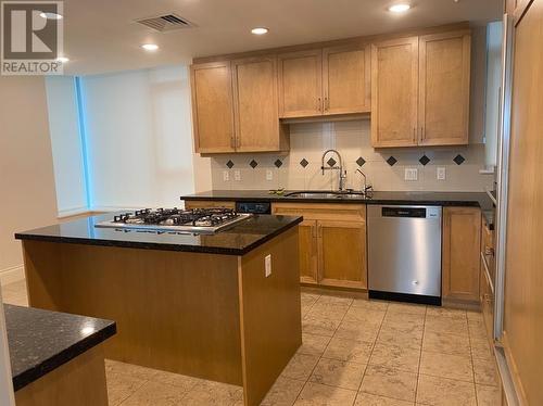 1301 1717 Bayshore Drive, Vancouver, BC - Indoor Photo Showing Kitchen