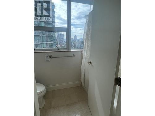 1301 1717 Bayshore Drive, Vancouver, BC - Indoor Photo Showing Bathroom