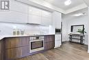 407 - 151 Avenue Road, Toronto, ON  - Indoor Photo Showing Kitchen 