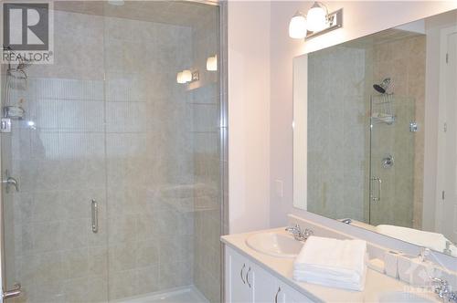 331 Crossway Terrace, Ottawa, ON - Indoor Photo Showing Bathroom