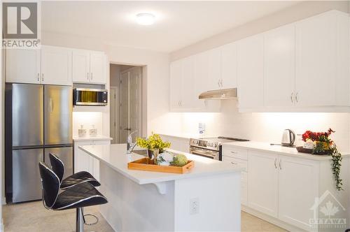 331 Crossway Terrace, Ottawa, ON - Indoor Photo Showing Kitchen With Upgraded Kitchen