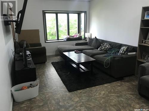 330 2Nd Street S, Martensville, SK - Indoor Photo Showing Living Room