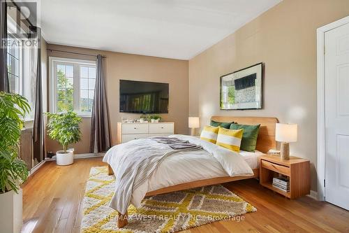 18 Augustine Avenue, Richmond Hill, ON - Indoor Photo Showing Bedroom