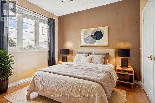 18 Augustine Avenue, Richmond Hill, ON - Indoor Photo Showing Bedroom